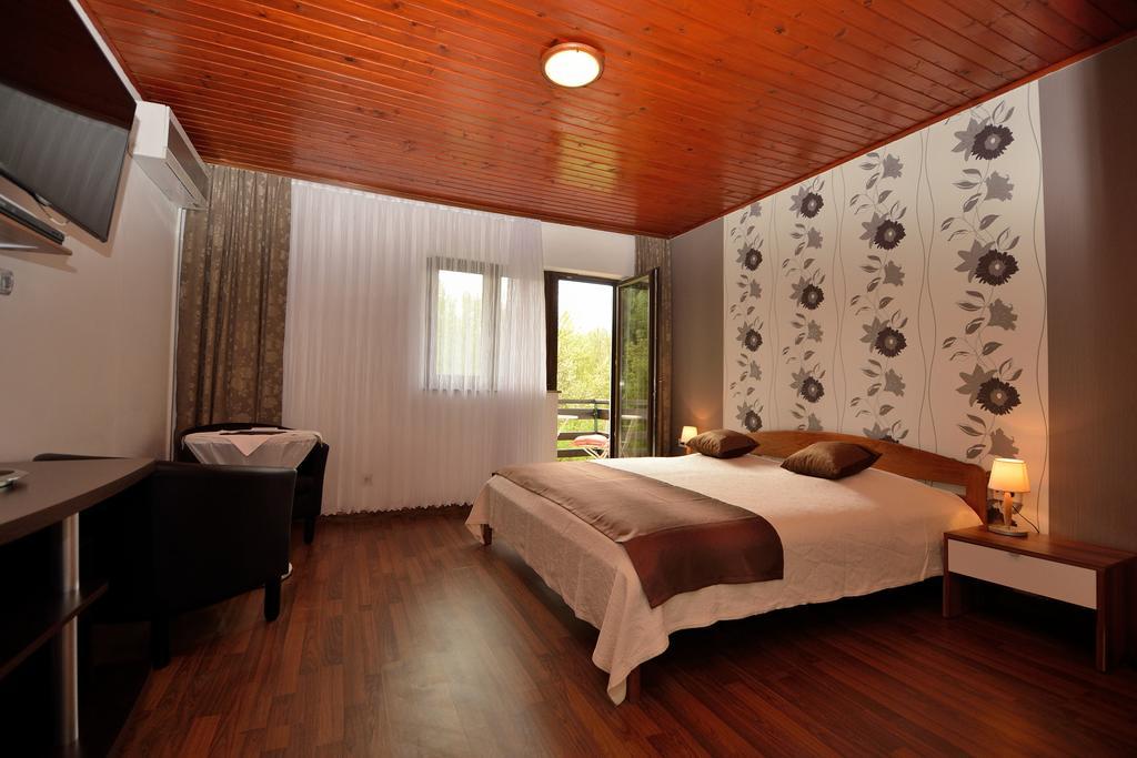 Plitvice Pansion Lovric Hotel Plitvička Jezera Quarto foto